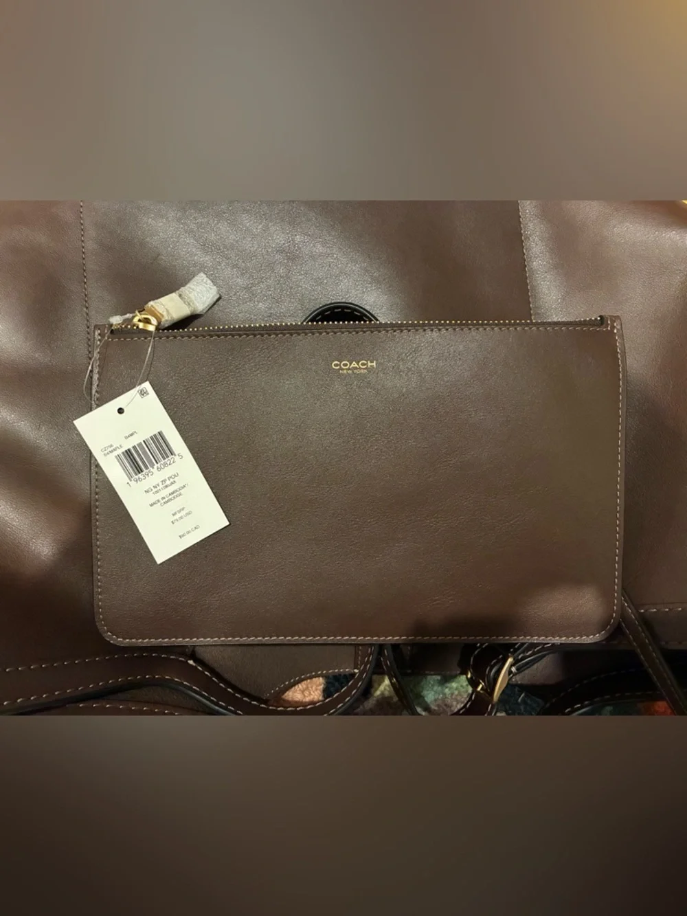 COACH Gramercy Tote Maple w/ NY zip pouch - Picture 6 of 8